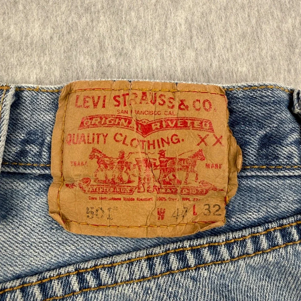 Vintage Levis Jeans Mens Fits 40x30 Blue 501 Straight Leg Y2K Button Fly Denim